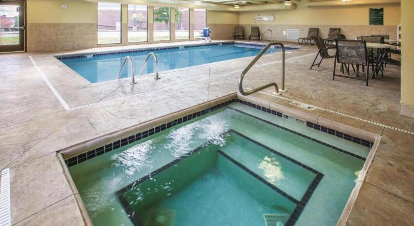 Country Inn & Suites By Radisson, Canton Near Hall Of Fame North Canton Kültér fotó