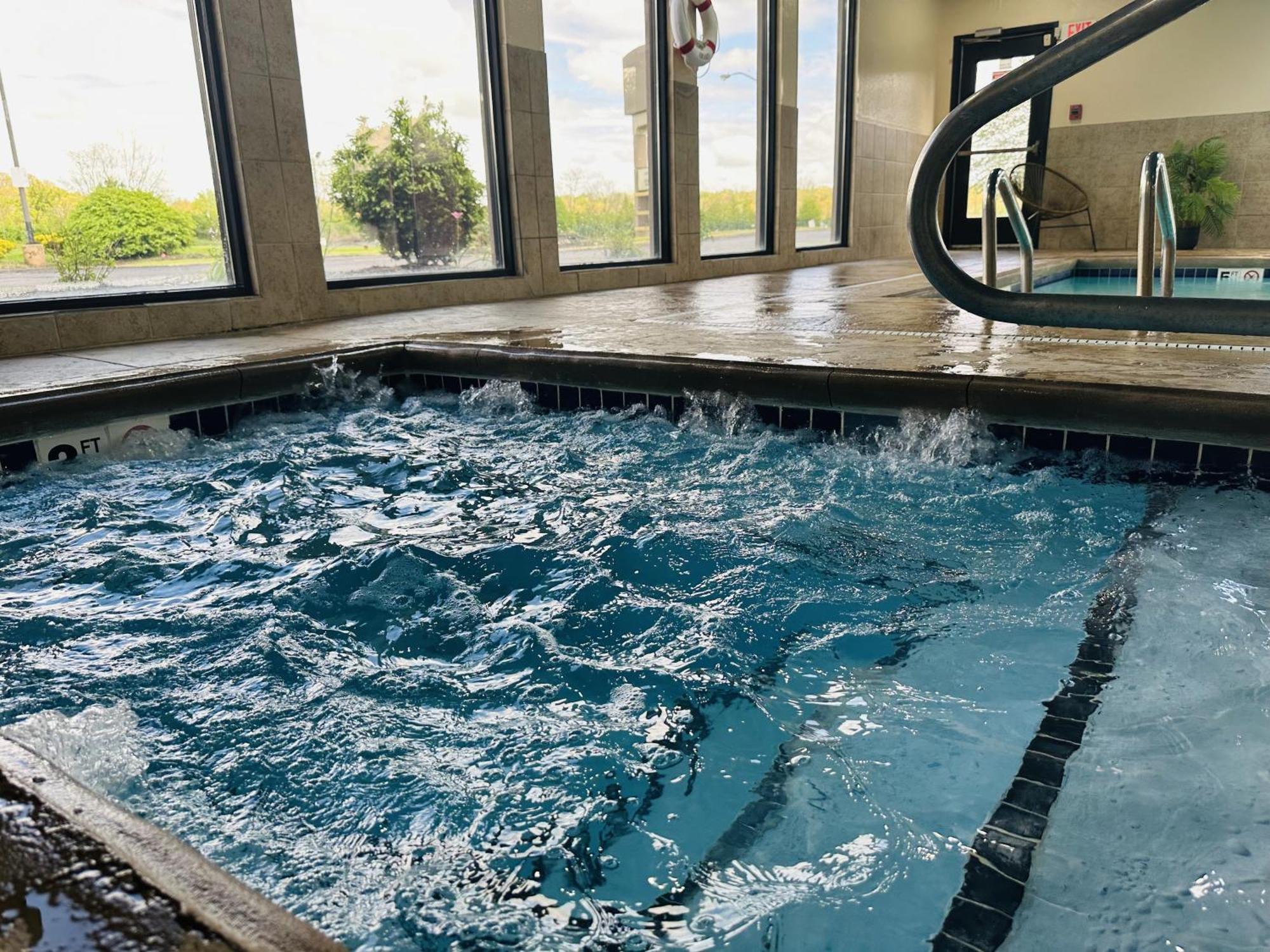 Country Inn & Suites By Radisson, Canton Near Hall Of Fame North Canton Kültér fotó