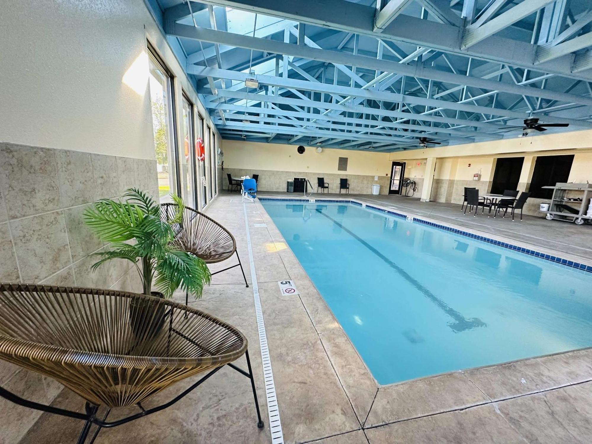 Country Inn & Suites By Radisson, Canton Near Hall Of Fame North Canton Kültér fotó